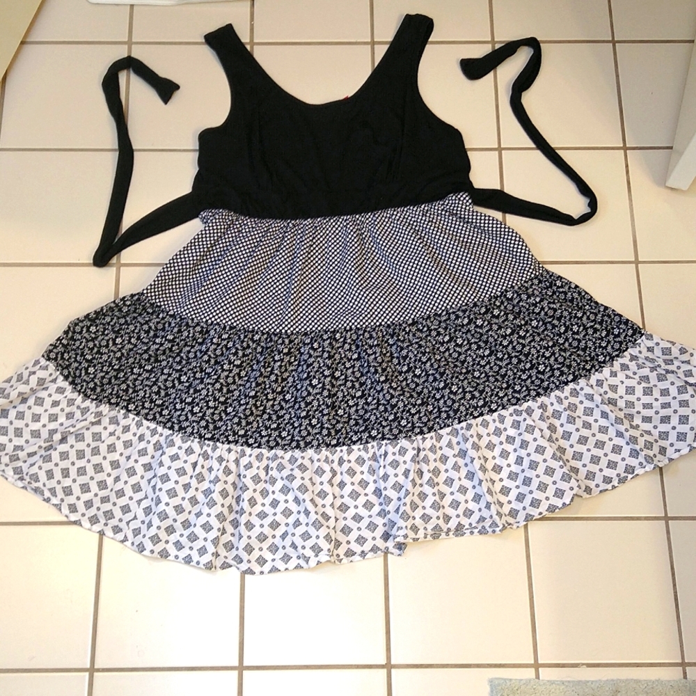 Pure Energy black and white flowy oversize dress